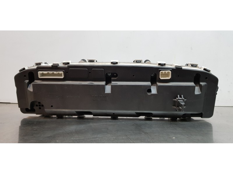 Recambio de cuadro instrumentos para toyota prius+ life referencia OEM IAM 8380947041  