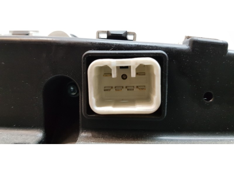 Recambio de cuadro instrumentos para toyota prius+ life referencia OEM IAM 8380947041  