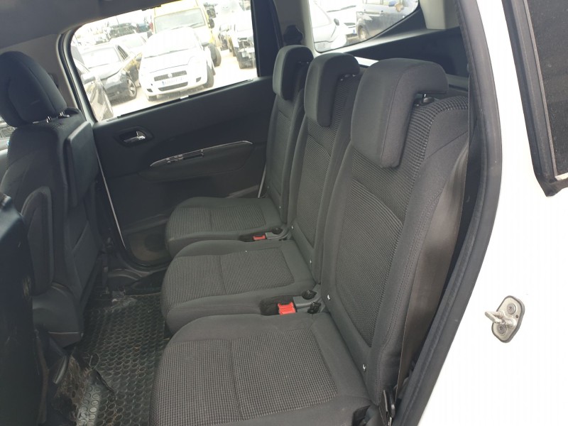 peugeot 5008 del año 2009