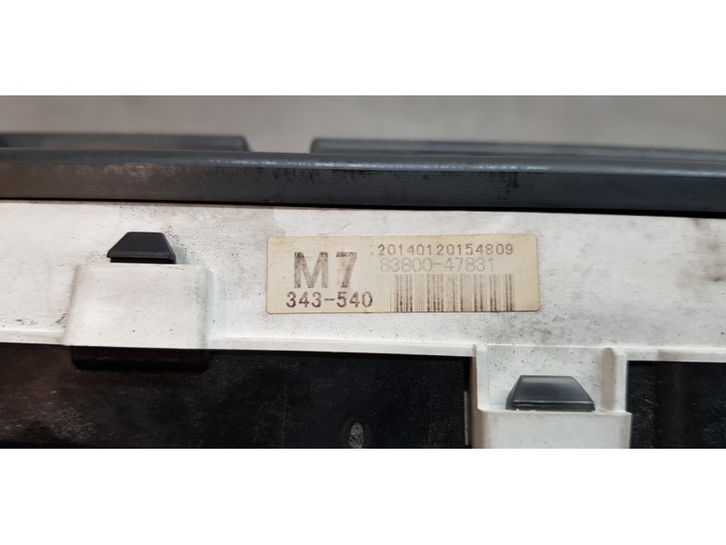 Recambio de cuadro instrumentos para toyota prius+ life referencia OEM IAM 8380947041  