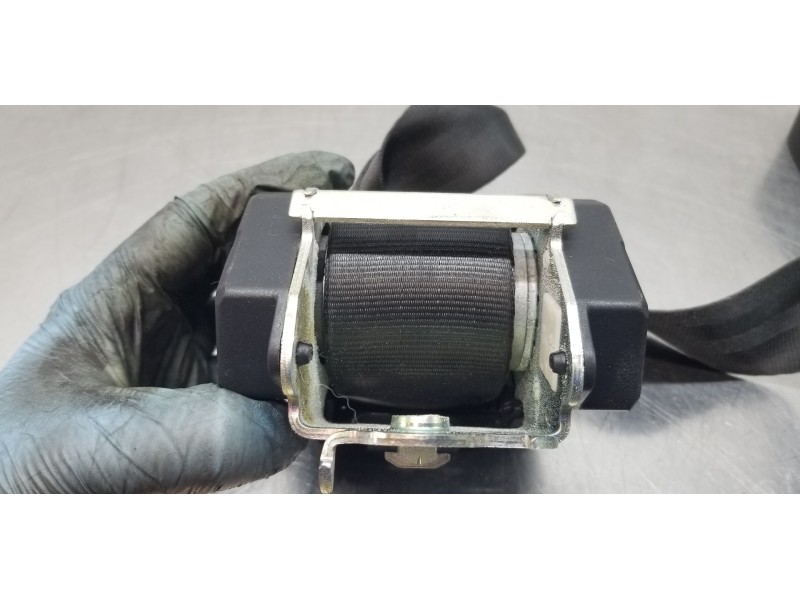Recambio de cinturon seguridad trasero izquierdo para peugeot 207 x-line referencia OEM IAM 8975Z7  