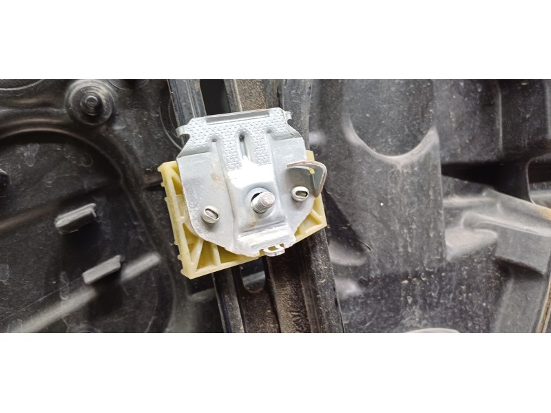 Recambio de elevalunas delantero derecho para mercedes clase b (w246) b 200 cdi be (246.201) referencia OEM IAM A2467200279 A246