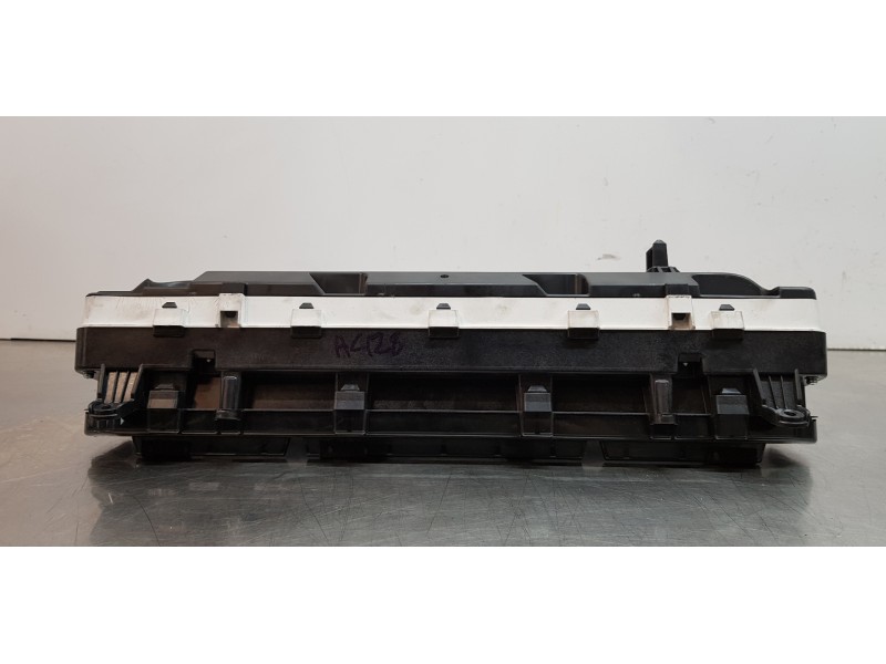 Recambio de cuadro instrumentos para toyota prius+ life referencia OEM IAM 8380947041  