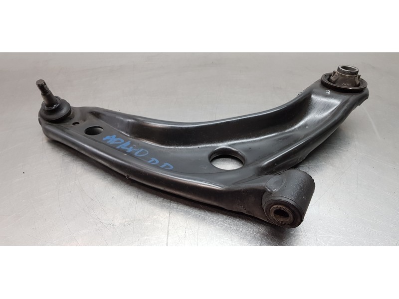 Recambio de brazo suspension inferior delantero derecho para toyota yaris hybrid active referencia OEM IAM 4806809150  