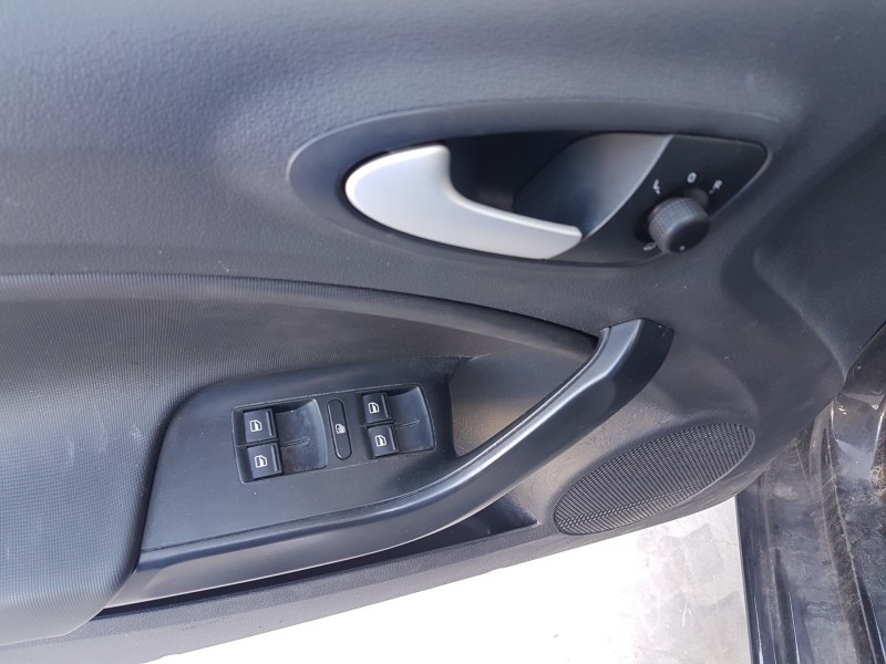 seat ibiza (6j5) del año 2009