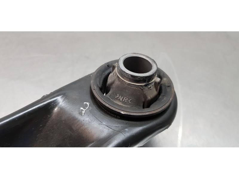 Recambio de brazo suspension inferior delantero derecho para toyota yaris hybrid active referencia OEM IAM 4806809150  
