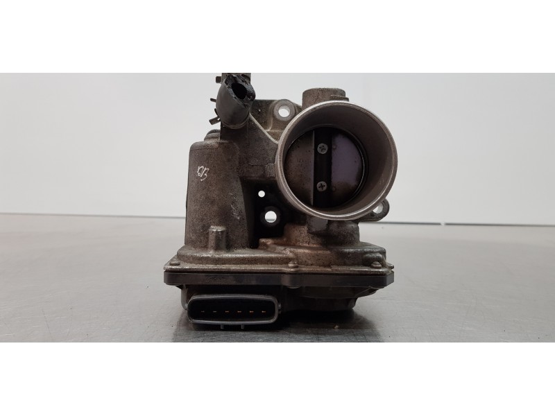 Recambio de caja mariposa para toyota yaris hybrid active referencia OEM IAM 2203047040  