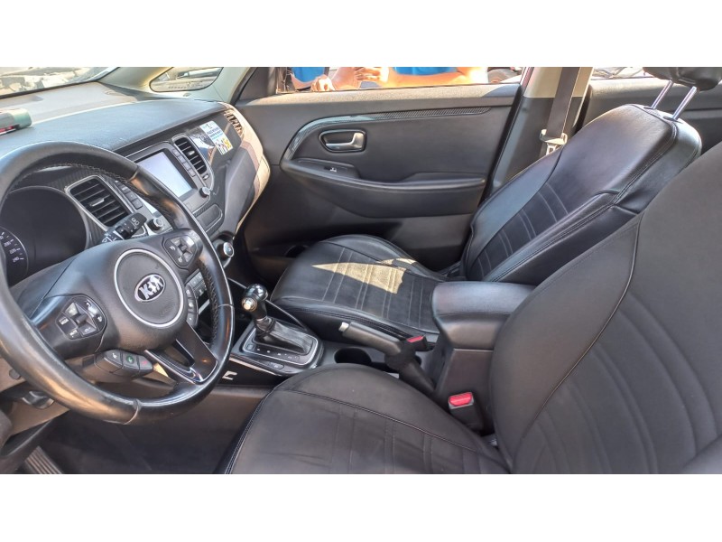 kia carens ( ) del año 2018