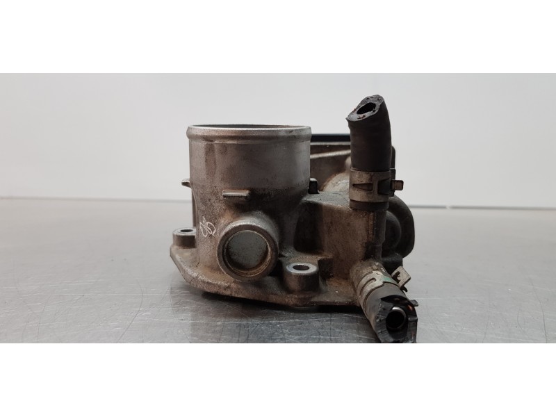 Recambio de caja mariposa para toyota yaris hybrid active referencia OEM IAM 2203047040  