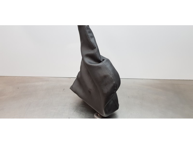 Recambio de palanca freno de mano para nissan primastar cerrada referencia OEM IAM 361352580R  