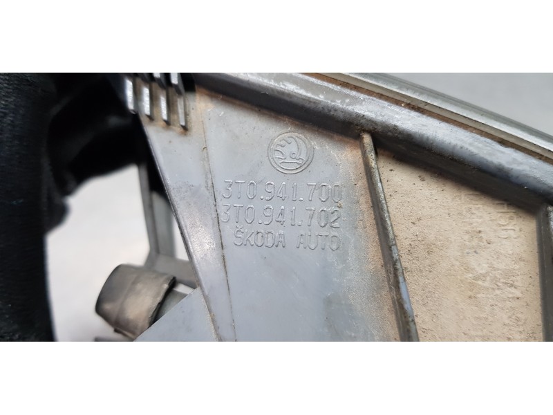 Recambio de faro antiniebla derecho para skoda superb combi (3t5) ambition referencia OEM IAM 3T0941700 3T0941702A  Recambio de faro antiniebla derecho para skoda superb combi (3t5) ambition referencia OEM IAM 3T0941700 3T0941702A