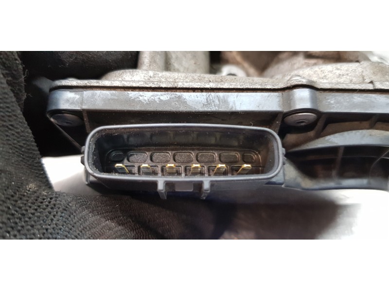 Recambio de caja mariposa para toyota yaris hybrid active referencia OEM IAM 2203047040  