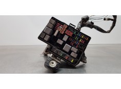 Recambio de caja reles / fusibles para toyota yaris hybrid active referencia OEM IAM 821150UD30B  