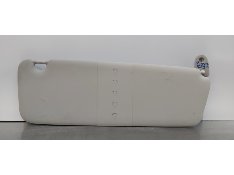 Recambio de parasol derecho para nissan primastar cerrada referencia OEM IAM 9640000Q2F  