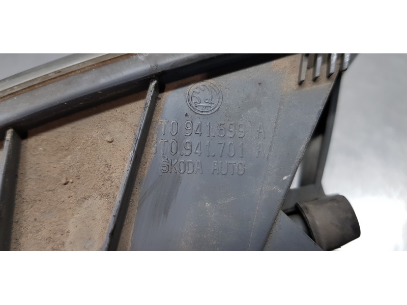 Recambio de faro antiniebla izquierdo para skoda superb combi (3t5) ambition referencia OEM IAM 3T0941699A 3T0941701A  Recambio de faro antiniebla izquierdo para skoda superb combi (3t5) ambition referencia OEM IAM 3T0941699A 3T0941701A