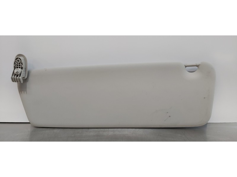 Recambio de parasol derecho para nissan primastar cerrada referencia OEM IAM 9640000Q2F  