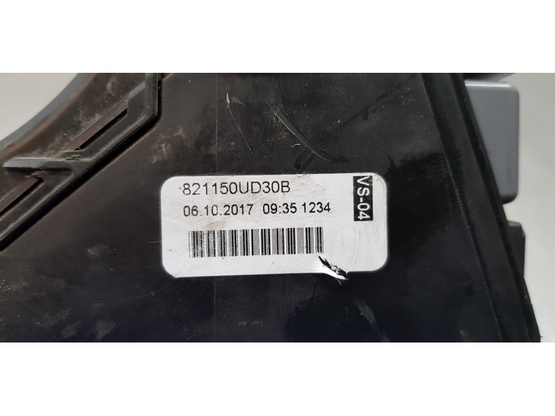 Recambio de caja reles / fusibles para toyota yaris hybrid active referencia OEM IAM 821150UD30B  