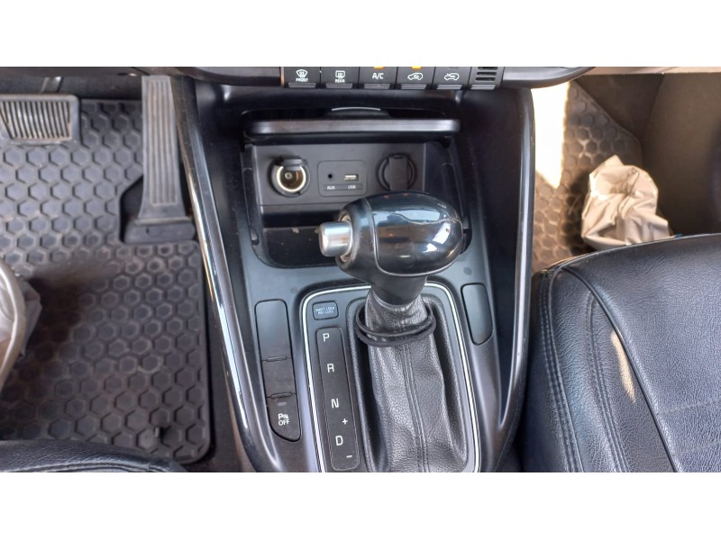 kia carens ( ) del año 2018