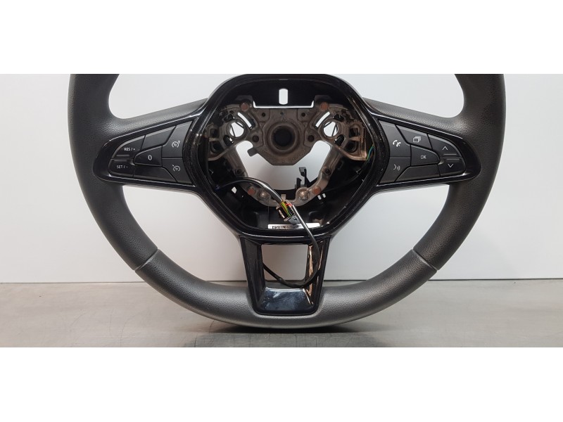 Recambio de volante para nissan primastar cerrada referencia OEM IAM 484004585R  