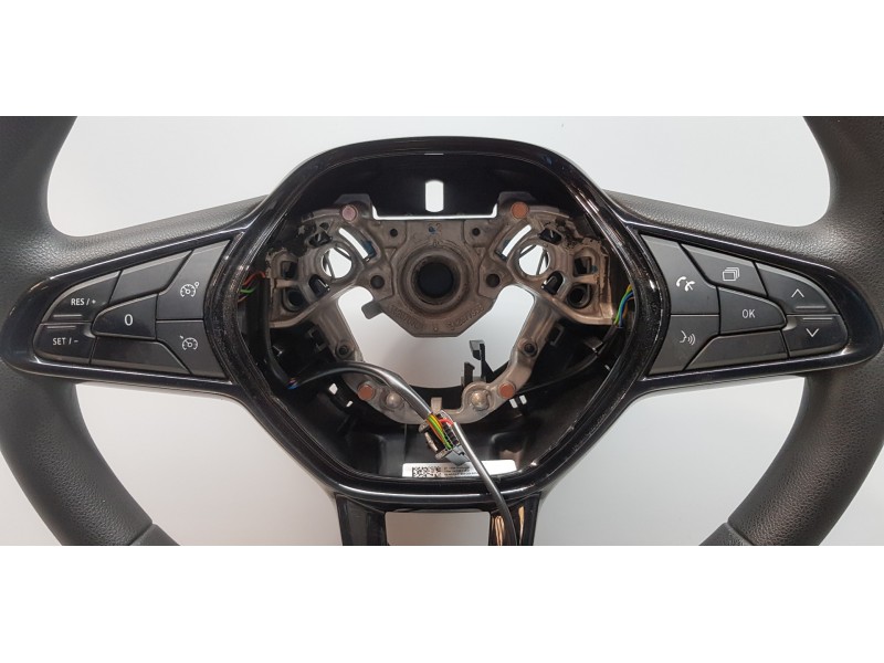 Recambio de volante para nissan primastar cerrada referencia OEM IAM 484004585R  
