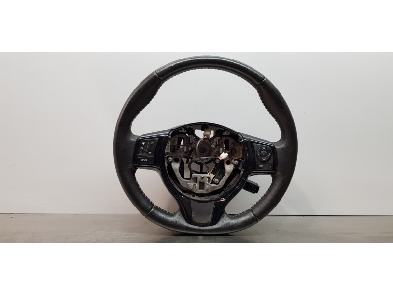 Recambio de volante para toyota yaris hybrid active referencia OEM IAM 451020D30024 45100OD49024 