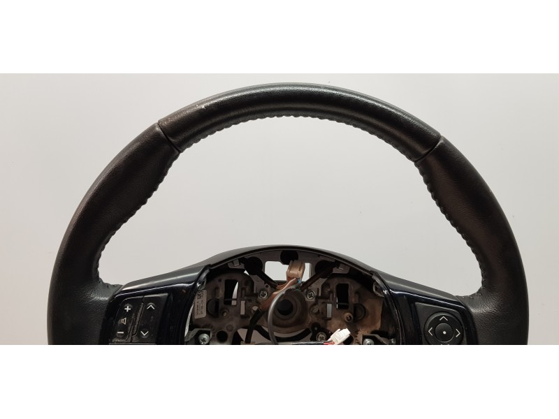 Recambio de volante para toyota yaris hybrid active referencia OEM IAM 451020D30024 45100OD49024 