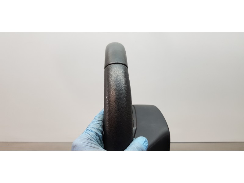 Recambio de volante para toyota yaris hybrid active referencia OEM IAM 451020D30024 45100OD49024 