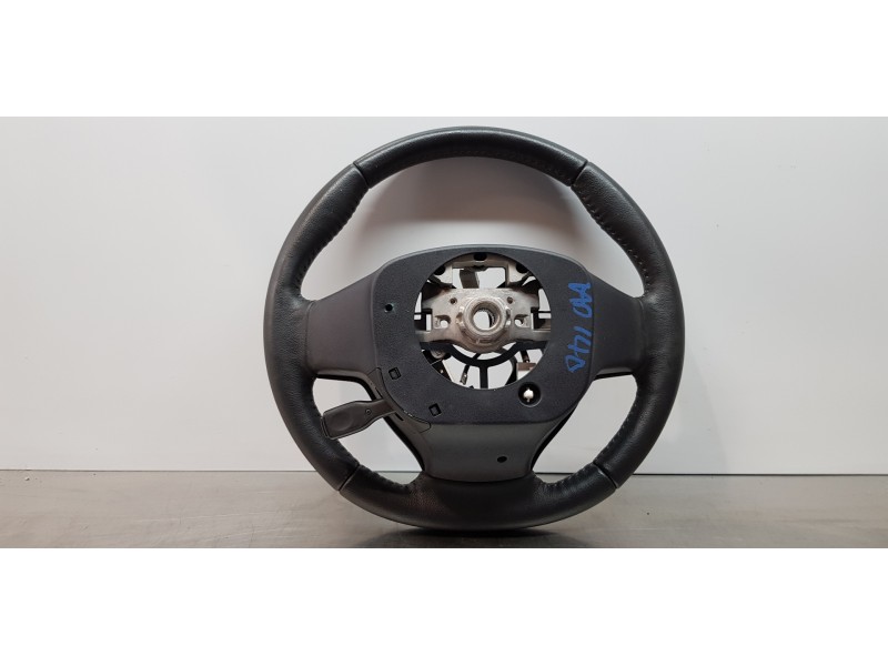 Recambio de volante para toyota yaris hybrid active referencia OEM IAM 451020D30024 45100OD49024 