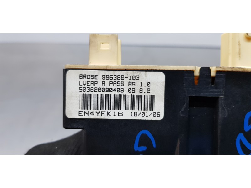 Recambio de motor elevalunas delantero derecho para citroen c4 berlina vtr plus referencia OEM IAM 9222AV  