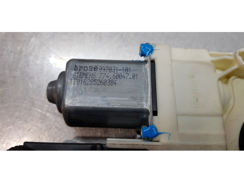 Recambio de motor elevalunas delantero derecho para citroen c4 berlina vtr plus referencia OEM IAM 9222AV  