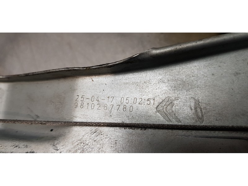 Recambio de elevalunas delantero izquierdo para citroen c4 cactus feel referencia OEM IAM 9674252380  