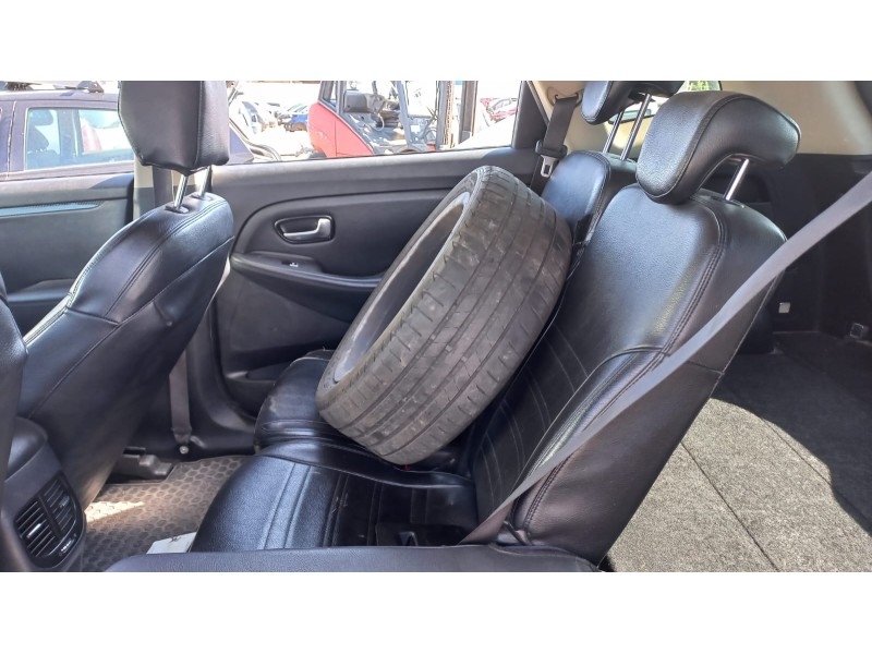 kia carens ( ) del año 2018