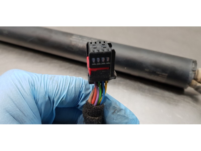 Recambio de amortiguadores maletero / porton para alfa romeo stelvio (630) basis q4 referencia OEM IAM 50550258 505502580 