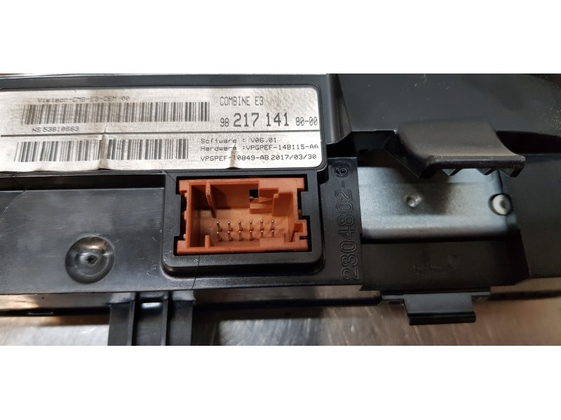 Recambio de cuadro instrumentos para citroen c4 cactus feel referencia OEM IAM 9821714180  