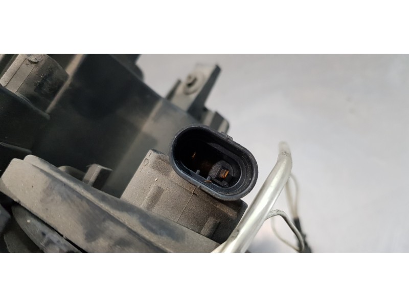Recambio de faro derecho para bmw serie 3 berlina (e46) 320d referencia OEM IAM 63126902746  
