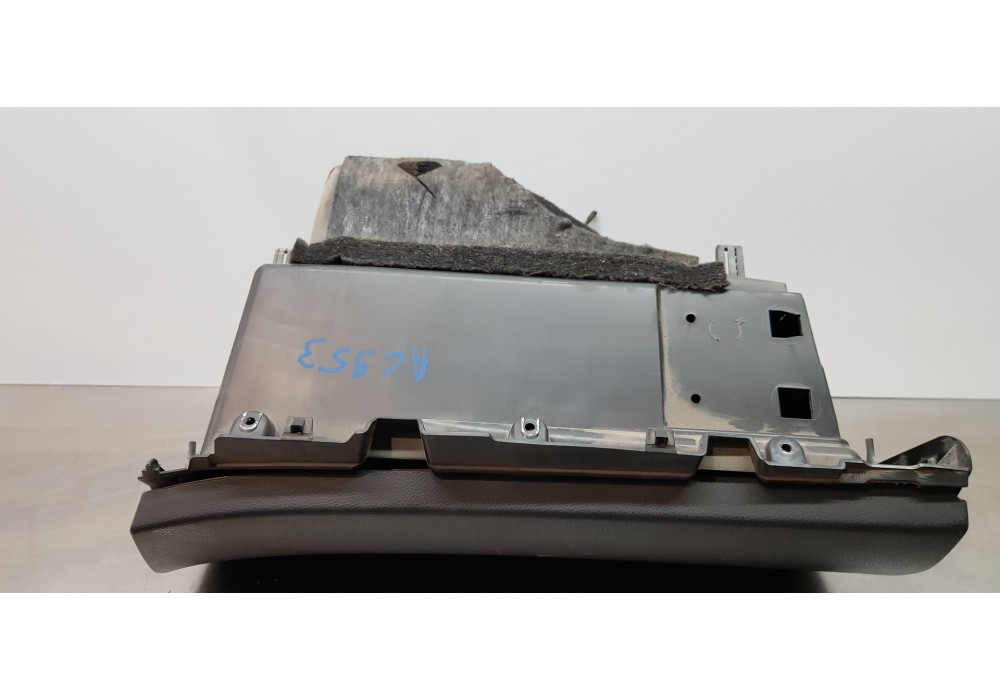 Recambio de guantera para mercedes clase b (w246) b 200 cdi be (246.201) referencia OEM IAM A24668081019H68 A2466808101 