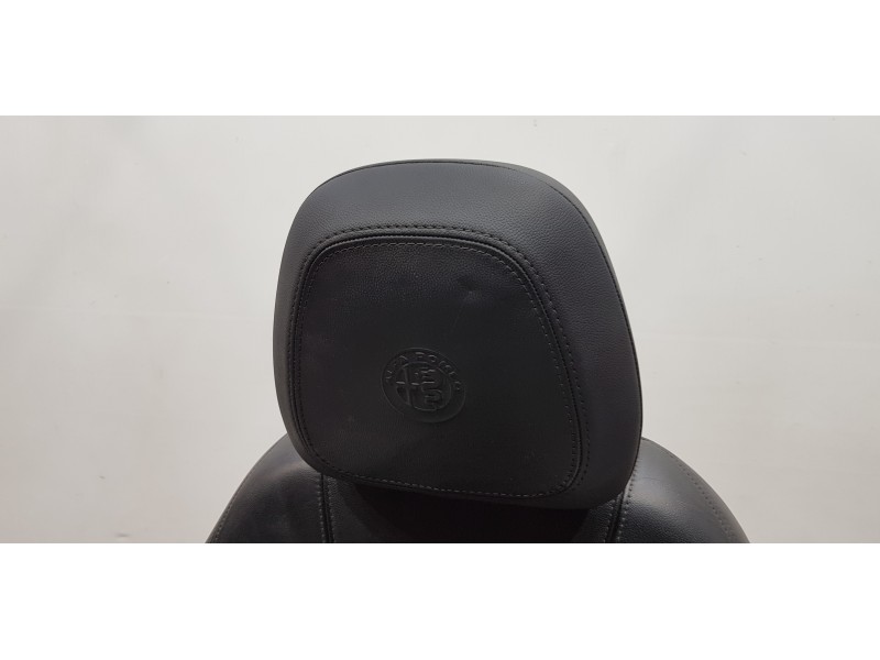 Recambio de asiento delantero derecho para alfa romeo stelvio (630) basis q4 referencia OEM IAM 52086438 50537616 
