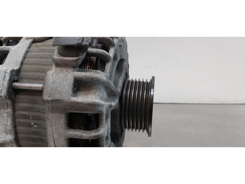 Recambio de alternador para jaguar xf r-sport awd referencia OEM IAM T2H34202  