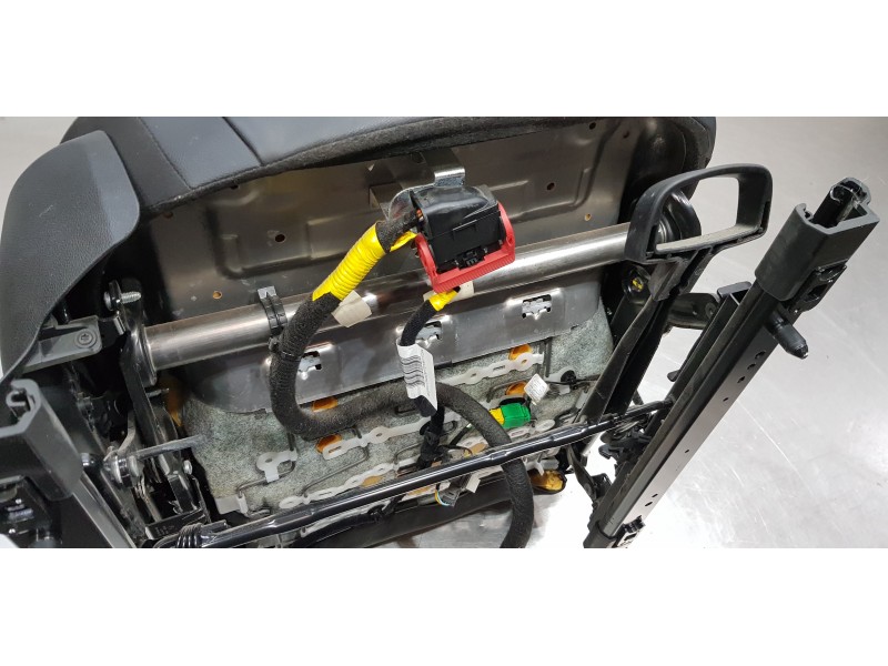 Recambio de asiento delantero derecho para alfa romeo stelvio (630) basis q4 referencia OEM IAM 52086438 50537616 