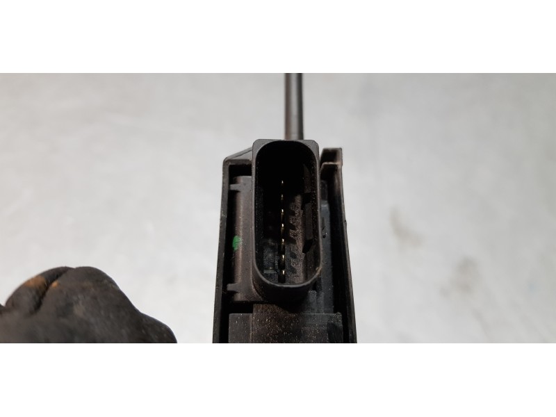 Recambio de cerradura puerta trasera derecha para citroen c4 picasso seduction referencia OEM IAM 9810310780  