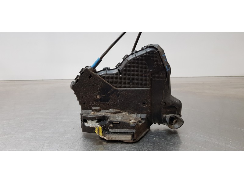 Recambio de cerradura puerta delantera izquierda para toyota auris touring sports (e18) hybrid advance referencia OEM IAM 690400