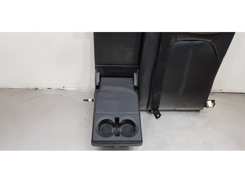 Recambio de asientos trasero izquierdo para alfa romeo stelvio (630) basis q4 referencia OEM IAM 156134764  