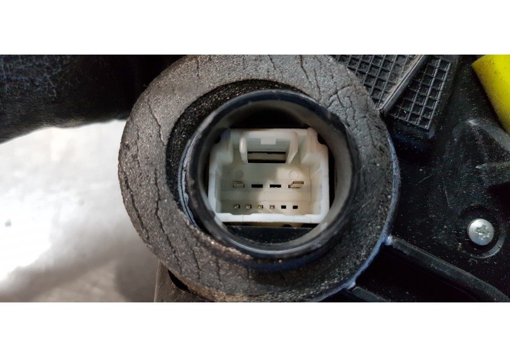 Recambio de cerradura puerta delantera izquierda para toyota auris touring sports (e18) hybrid advance referencia OEM IAM 690400