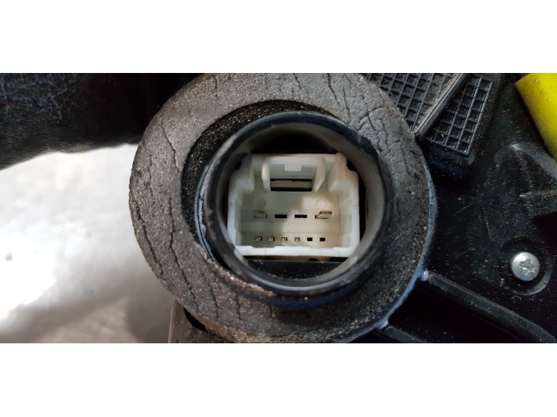 Recambio de cerradura puerta delantera izquierda para toyota auris touring sports (e18) hybrid advance referencia OEM IAM 690400