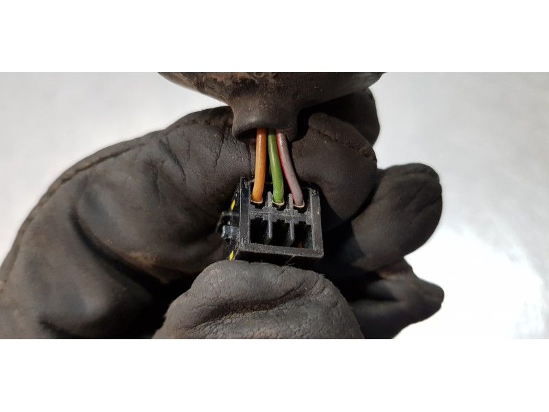 Recambio de retrovisor derecho para opel corsa d enjoy referencia OEM IAM 13187618  