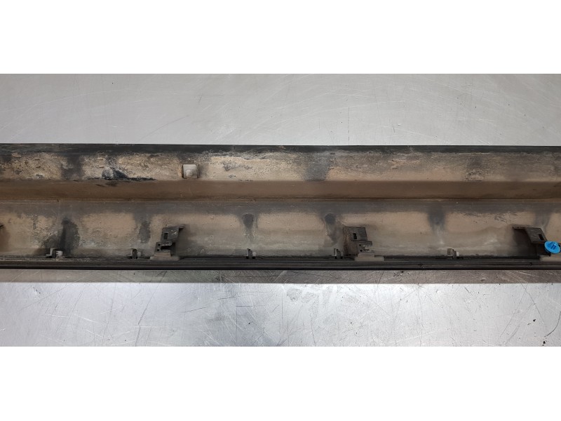 Recambio de faldon lateral para citroen c-crosser exclusive referencia OEM IAM 7009N6   Recambio de faldon lateral para citroen c-crosser exclusive referencia OEM IAM 7009N6