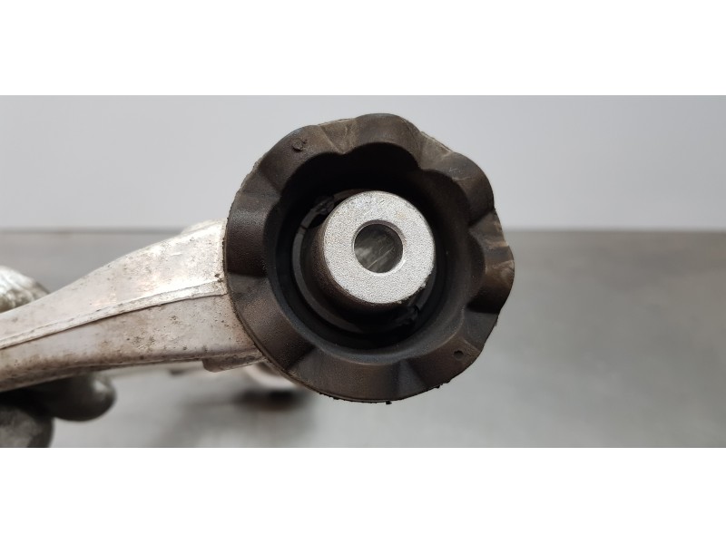 Recambio de brazo suspension superior delantero derecho para jaguar xf r-sport awd referencia OEM IAM T4N1128  