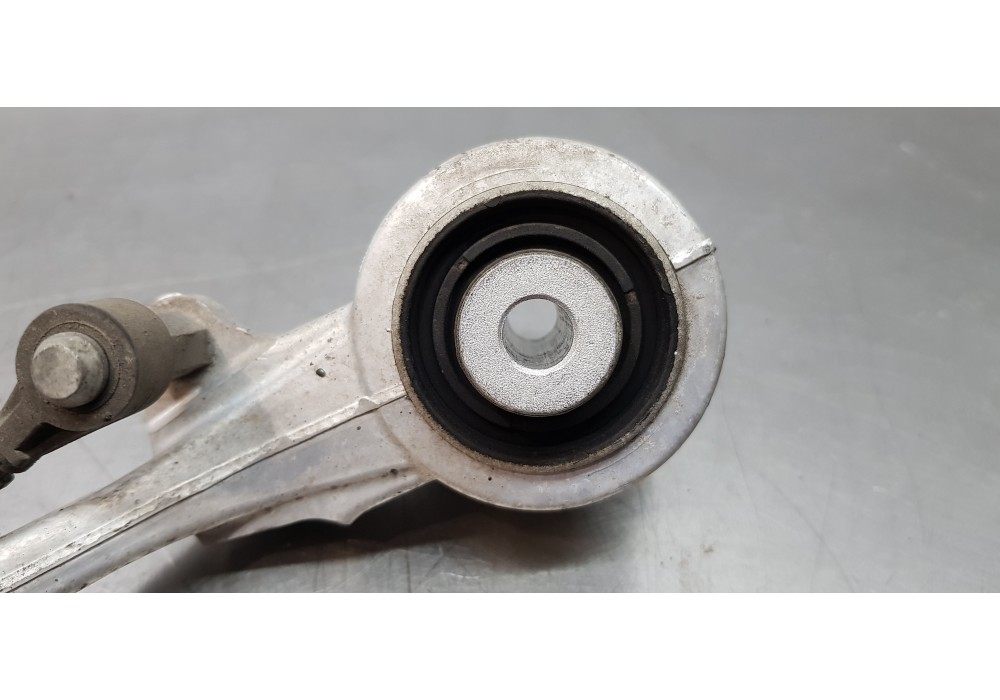 Recambio de brazo suspension superior delantero derecho para jaguar xf r-sport awd referencia OEM IAM T4N1128  