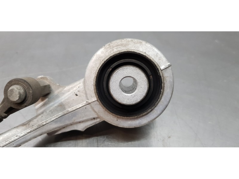 Recambio de brazo suspension superior delantero derecho para jaguar xf r-sport awd referencia OEM IAM T4N1128  