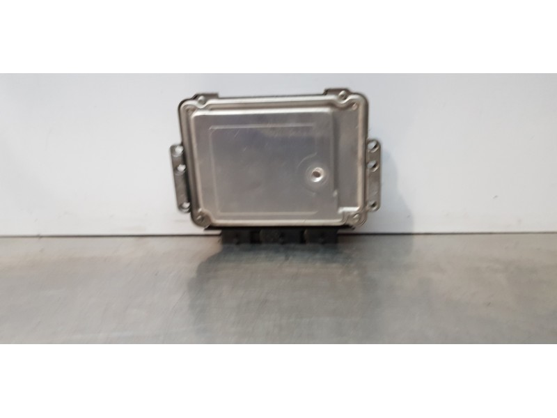 Recambio de centralita motor uce para renault megane ii familiar authentique confort referencia OEM IAM 8200310863  